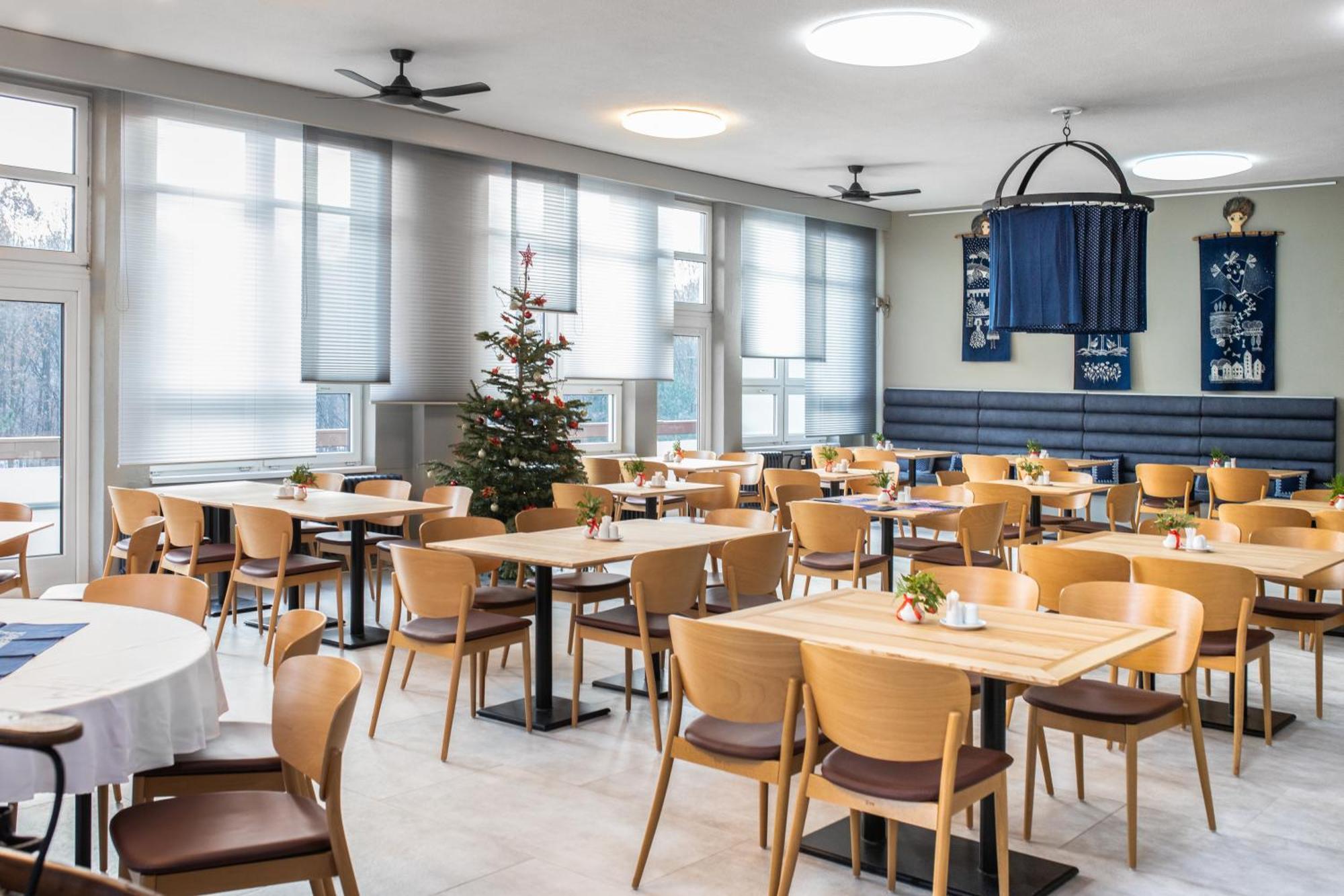 Ibis Styles Relax Roznov Pod Radhostem Hotel Eksteriør billede